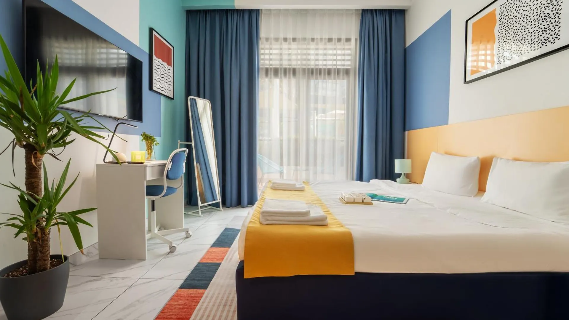 Izzzi Life Mint Aparthotel Dubai
