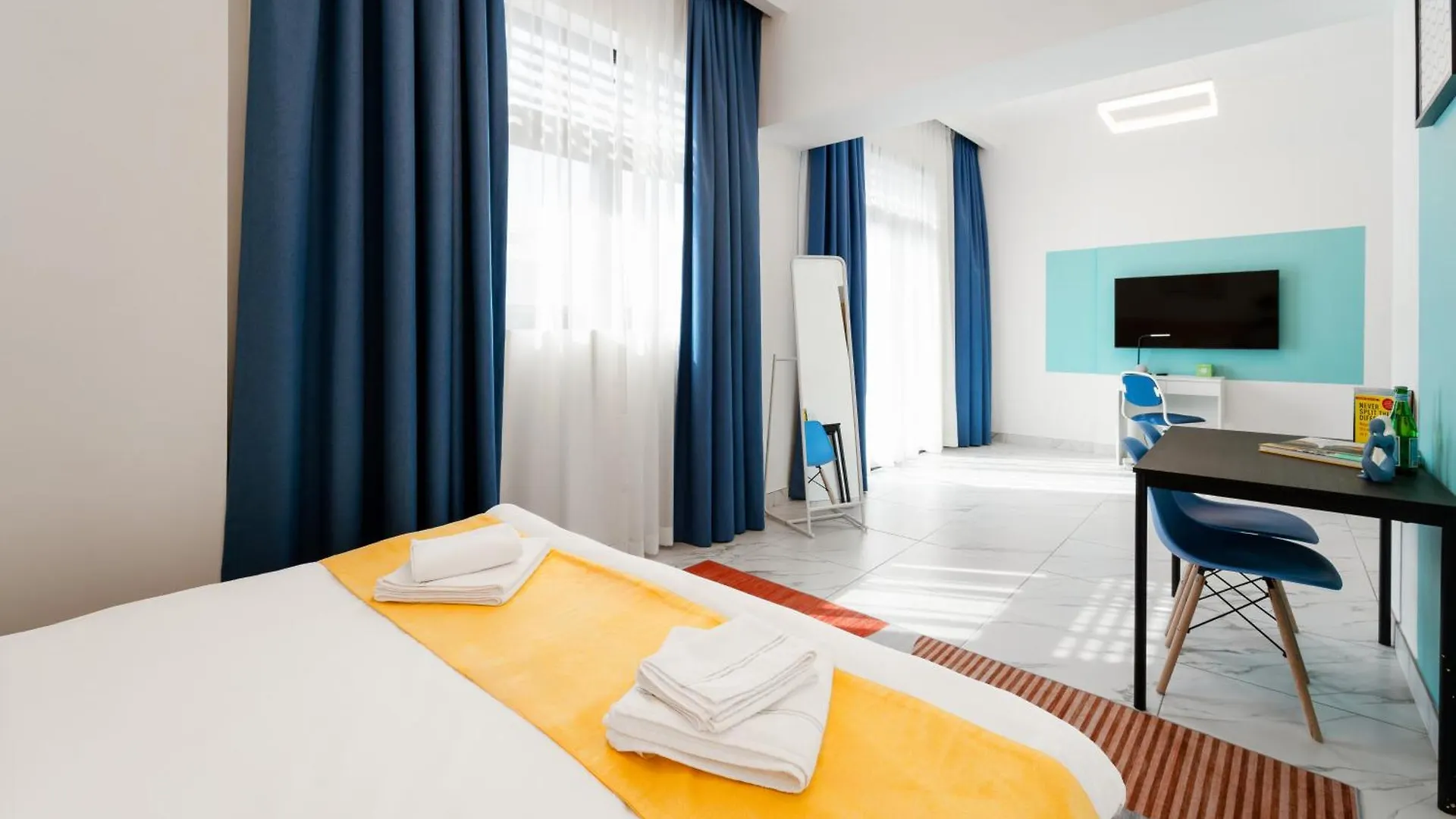 Izzzi Life Mint Aparthotel Dubai