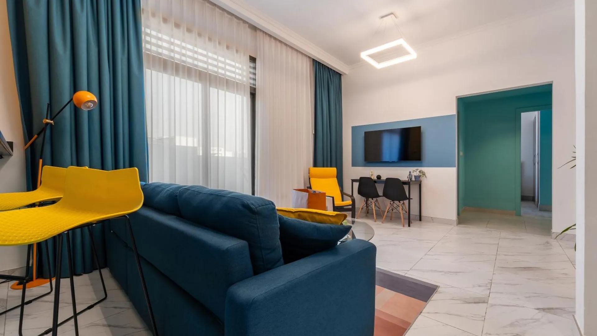 Izzzi Life Mint Aparthotel Dubai