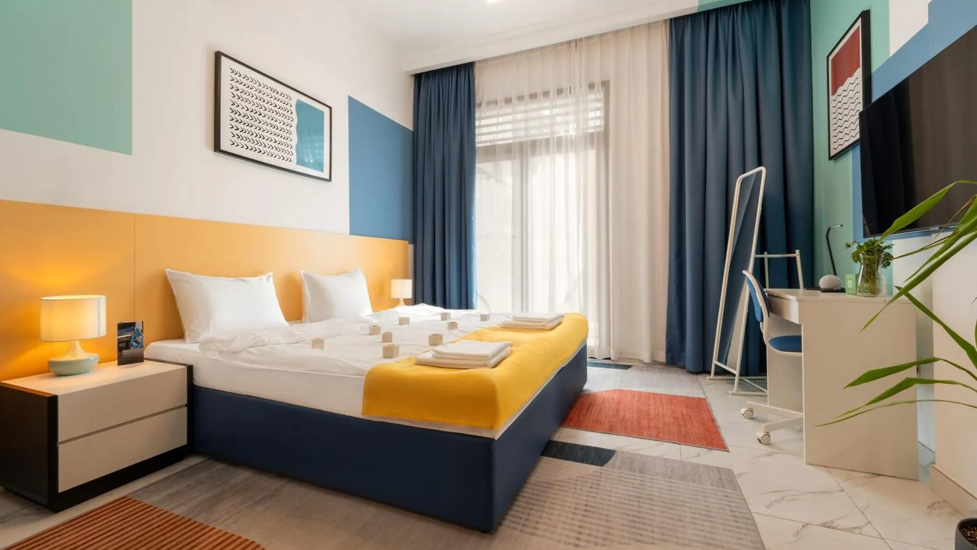 Izzzi Life Mint Aparthotel Dubai