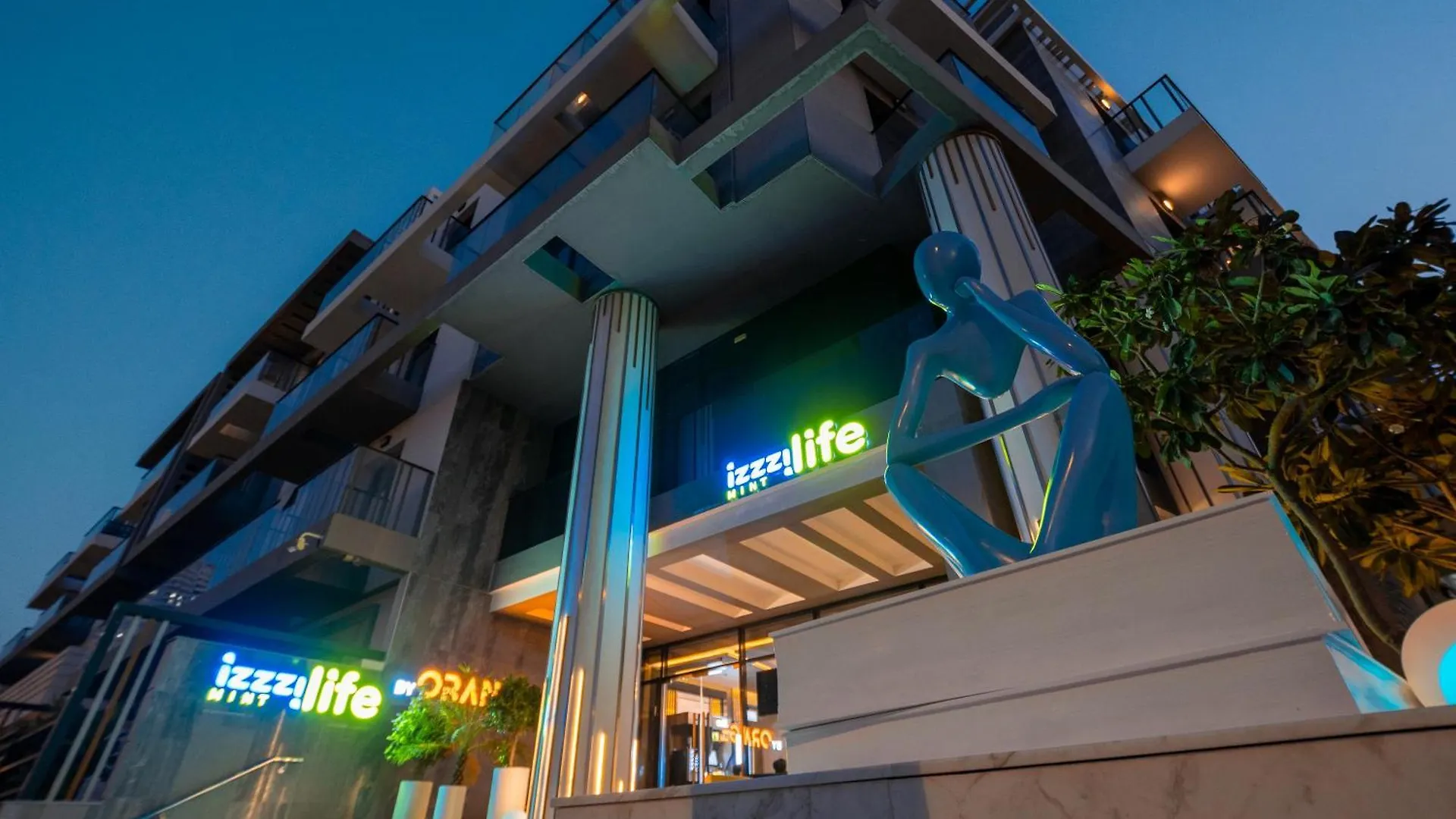 Izzzi Life Mint Aparthotel Dubai