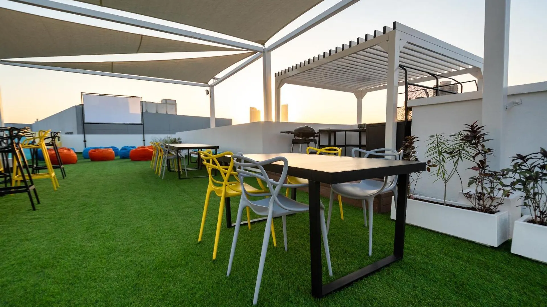 Izzzi Life Mint Aparthotel Dubai 0*,