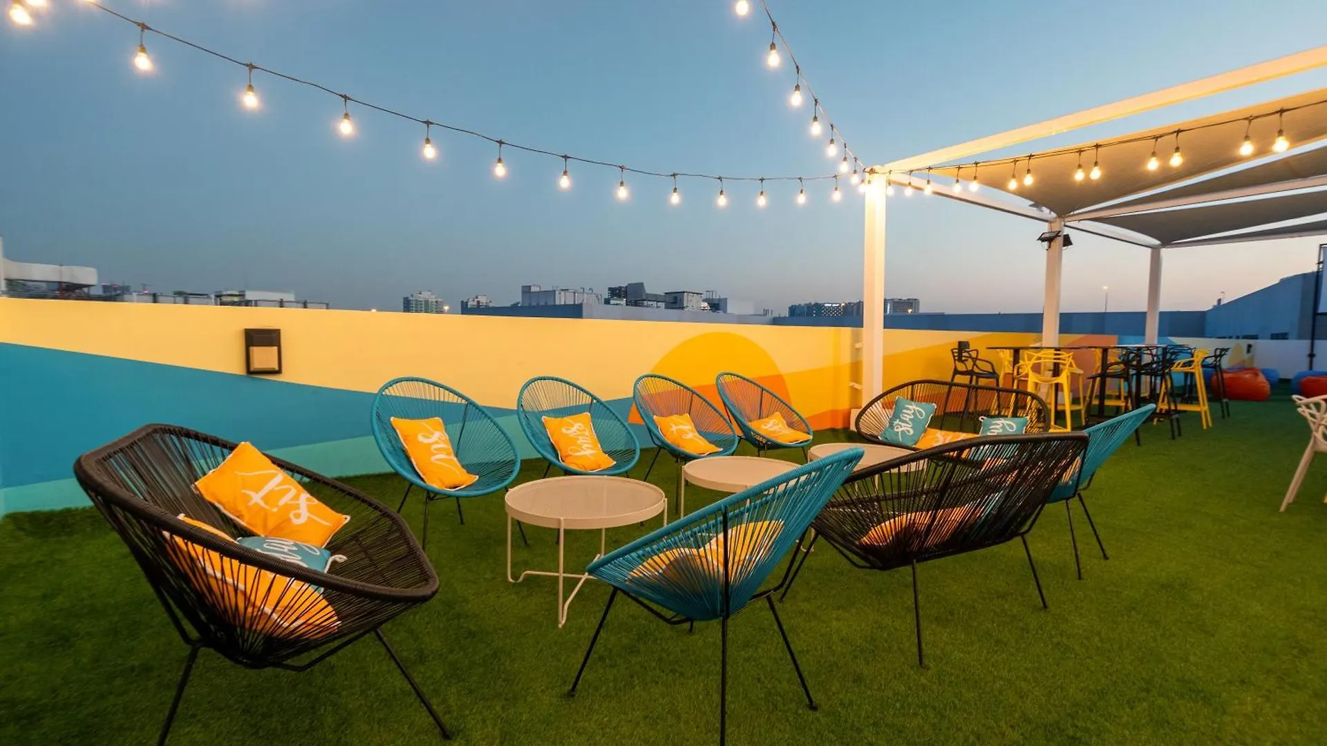 Izzzi Life Mint Aparthotel Dubai